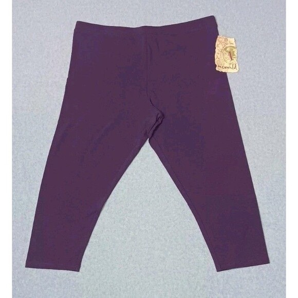 ONE WORLD Pants - NWT! One World Capris Leggings L Eggplant Purple Activewear Atheisure Cropped